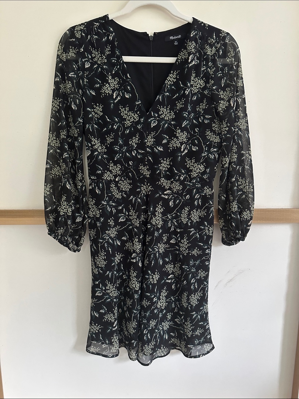 Madewell Silky Black Floral V-Neck Long Sleeve Dress